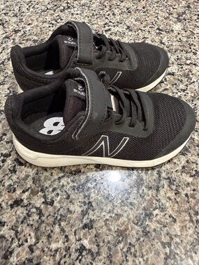 New Balance Kids Black and White Athletic Sneakers Size 13